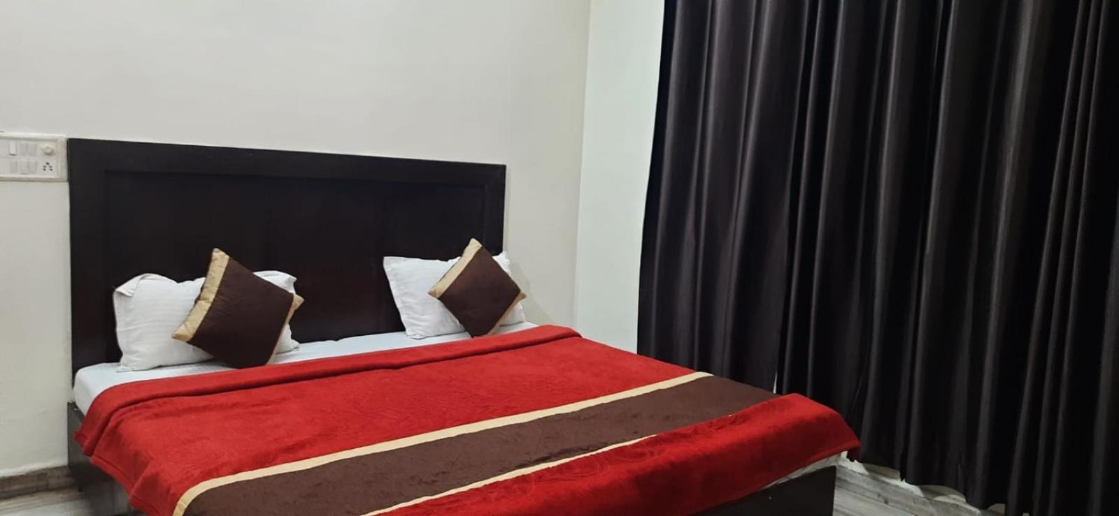Hotel The Bird 德拉敦 外观 照片